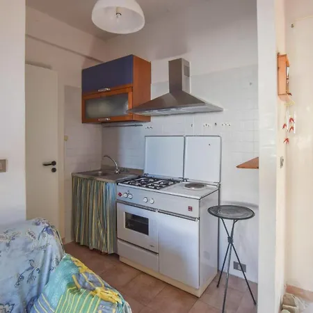 Vakantiehuis 2 Bedroom Cozy In Roseto Capo Spulico